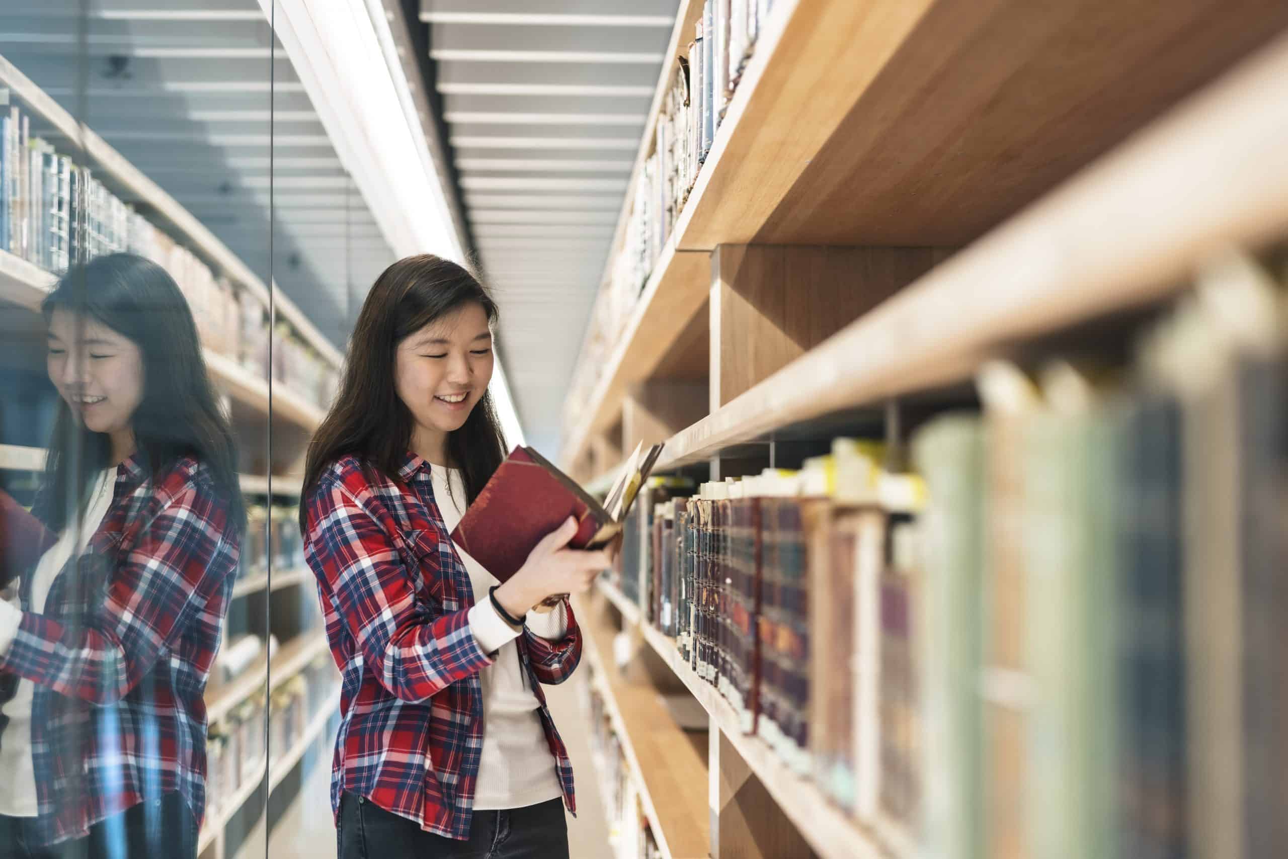 Scholarship Guide The 5Cs of University Life NUS Scholar Lina Filzah Bte Samsul Muarif